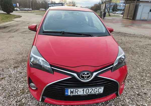 samochody osobowe Toyota Yaris cena 43900 przebieg: 93000, rok produkcji 2017 z Radom